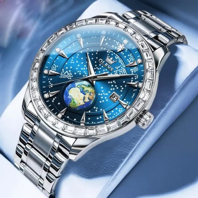 Montre en or sur fond satin